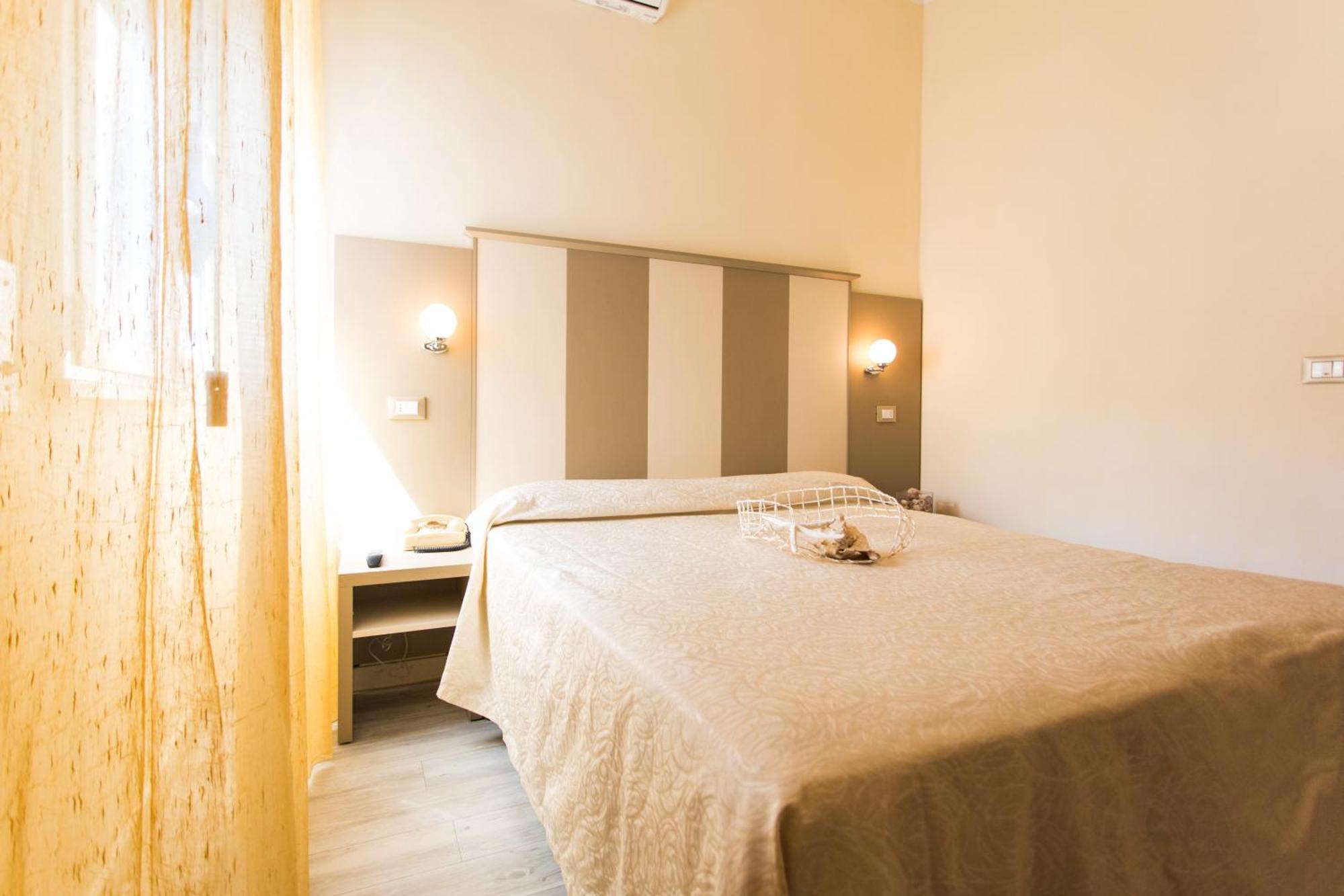 Hotel Trieste Cesenatico Habitación foto