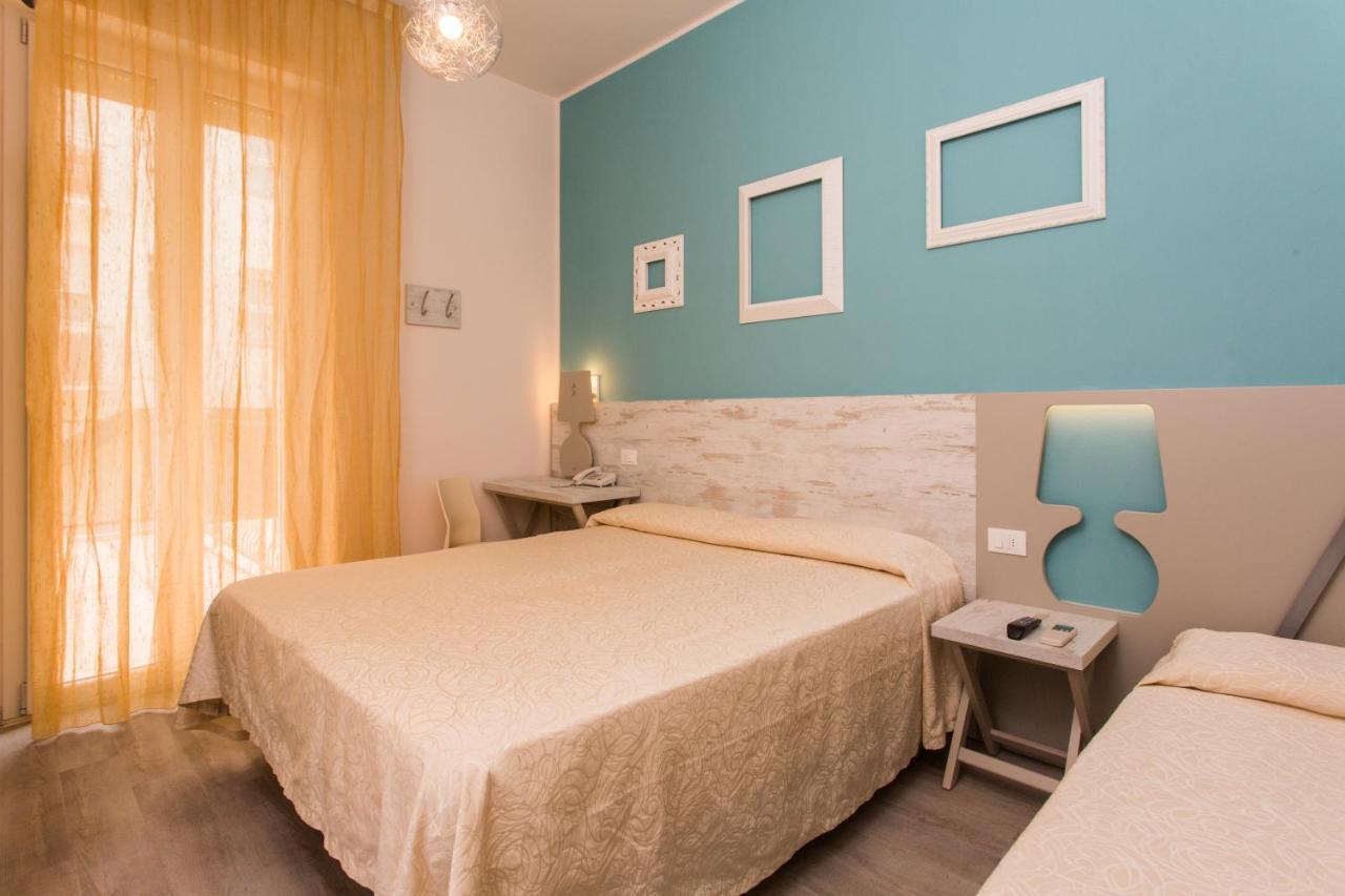 Hotel Trieste Cesenatico Habitación foto